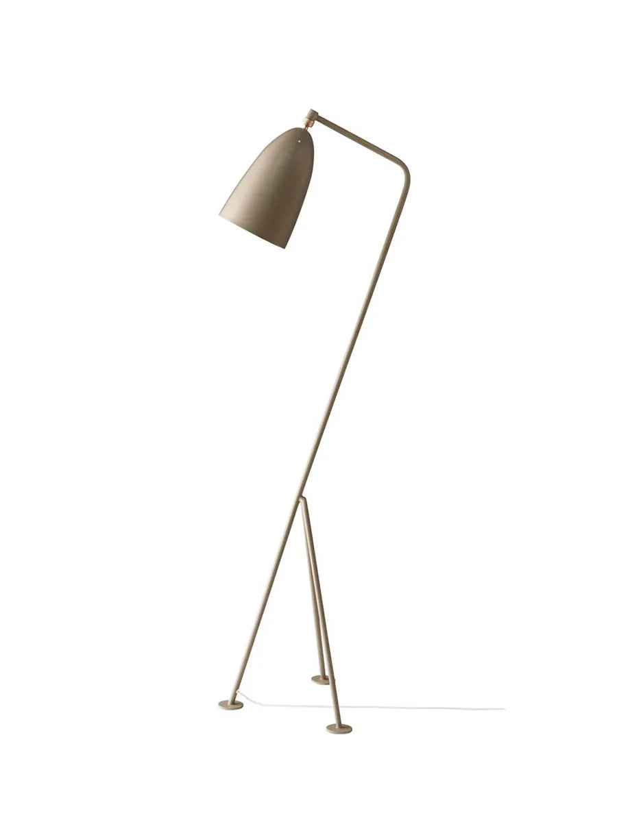 Gräshoppa gulvlampe fra GUBI - Warm grey - Jacobsen Plus