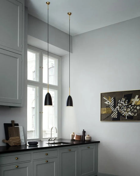 Gräshoppa pendel fra GUBI - Anthracite grey - Jacobsen Plus