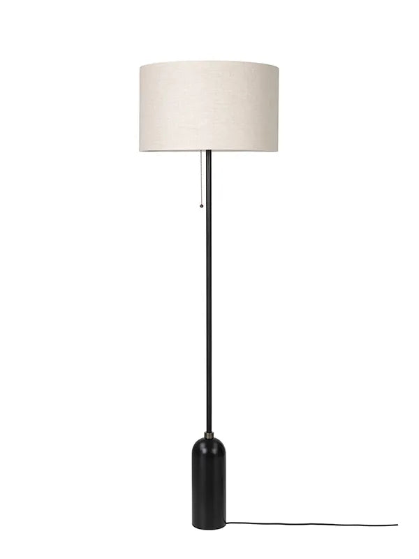 Gravity Gulvlampe fra GUBI - Canvas skærm / Sort stål - Jacobsen Plus