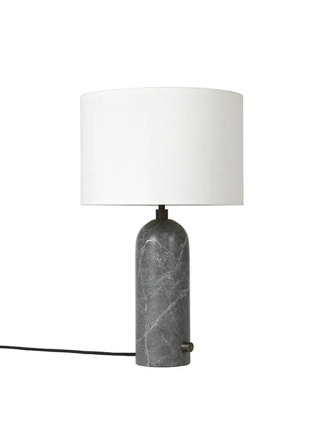 Gravity Bordlampe, small fra GUBI - Hvid skærm / Grå marmor - Jacobsen Plus