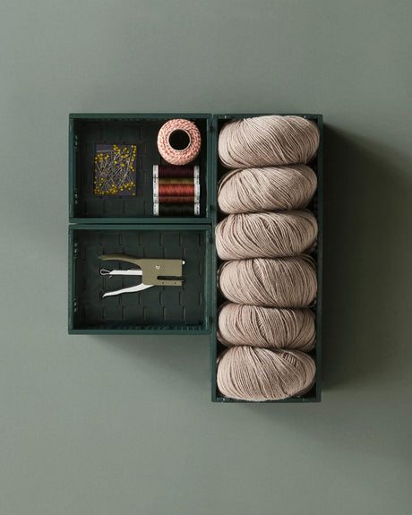 Colour Crate Mini Oblong, Dark green fra Hay - 2 - Jacobsen Plus