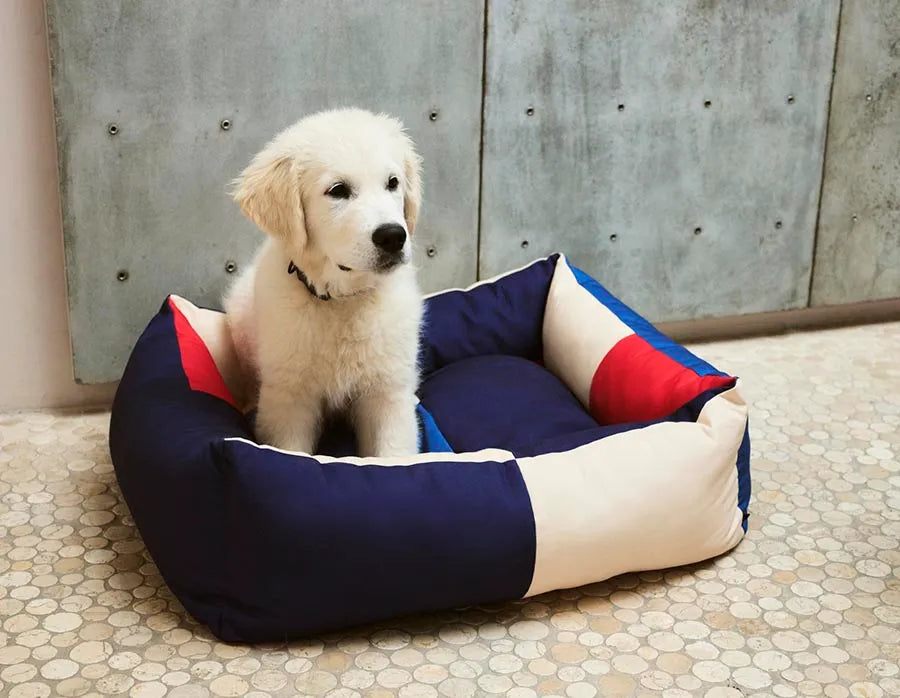 Dogs Bed Medium, red/blue fra Hay