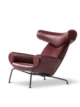 Ox Chair af Hans J. Wegner - Max 93 Indian Red læder - Sort pulverlakeret stel - Jacobsen Plus