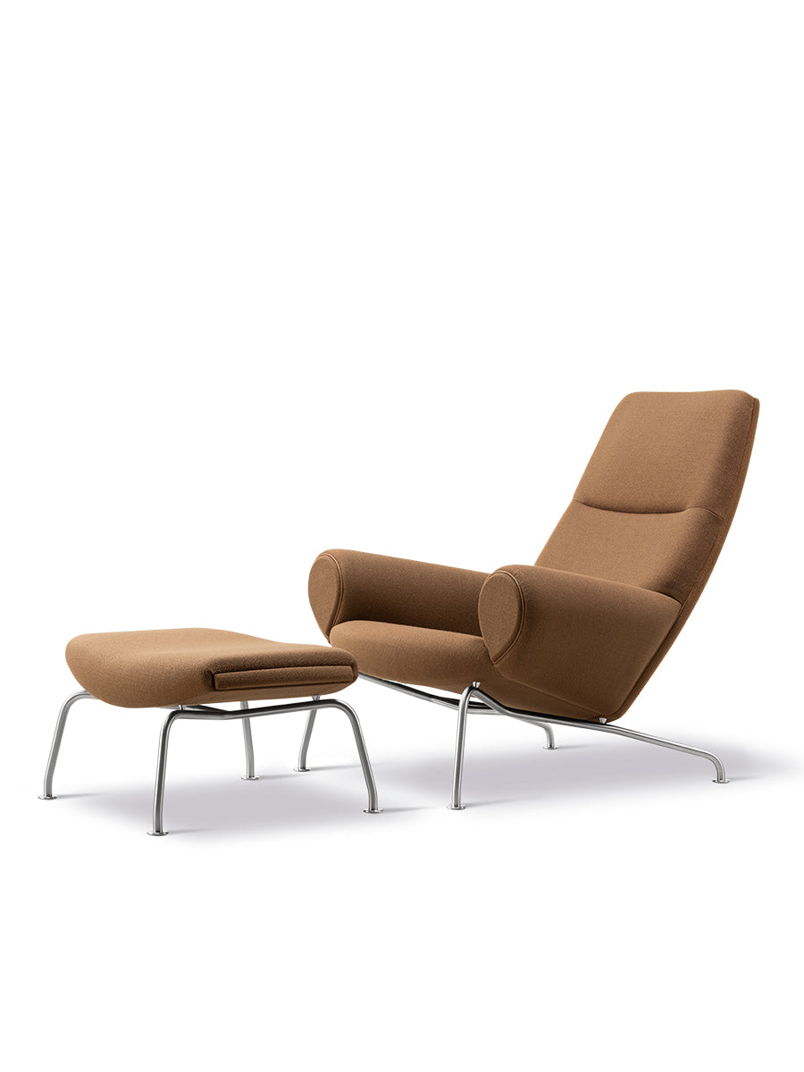 Queen Chair inkl. skammel i Vidar 353 med keder i Max 91 læder af Hans J. Wegner - 1 - Jacobsen Plus