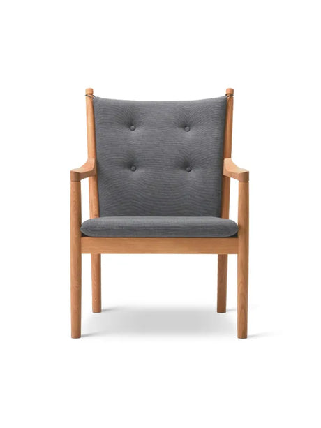 1788 Lænestol af Hans J. Wegner - Stofgruppe 1 / Eg sæbe - Jacobsen Plus