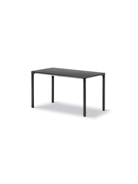 Piloti Bord, sort laminat fra Fredericia Furniture - 6610: 75 x 39 x H41 cm / Sort pulverlakeret aluminium - Jacobsen Plus
