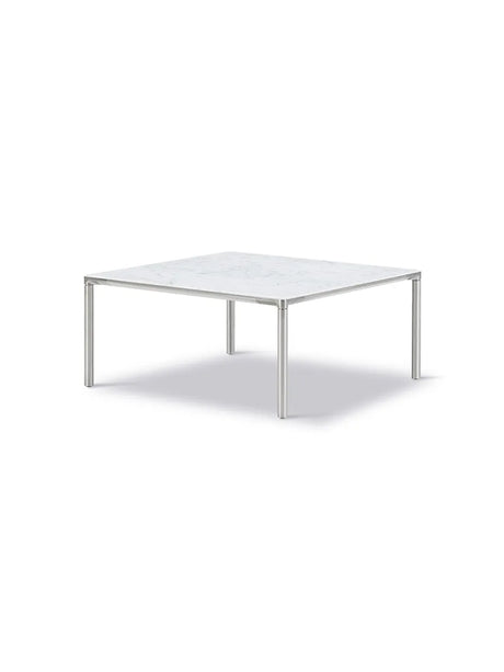 Piloti Bord, hvid carrara fra Fredericia Furniture - 6620: 75 x 75 x H35 cm / Sort pulverlakeret aluminium - Jacobsen Plus