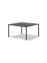 Piloti Bord, sort laminat fra Fredericia Furniture - 6620: 75 x 75 x H41 cm / Sort pulverlakeret aluminium - Jacobsen Plus