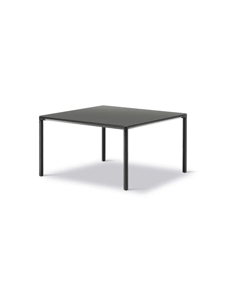 Piloti Bord, sort laminat fra Fredericia Furniture - 6620: 75 x 75 x H41 cm / Sort pulverlakeret aluminium - Jacobsen Plus