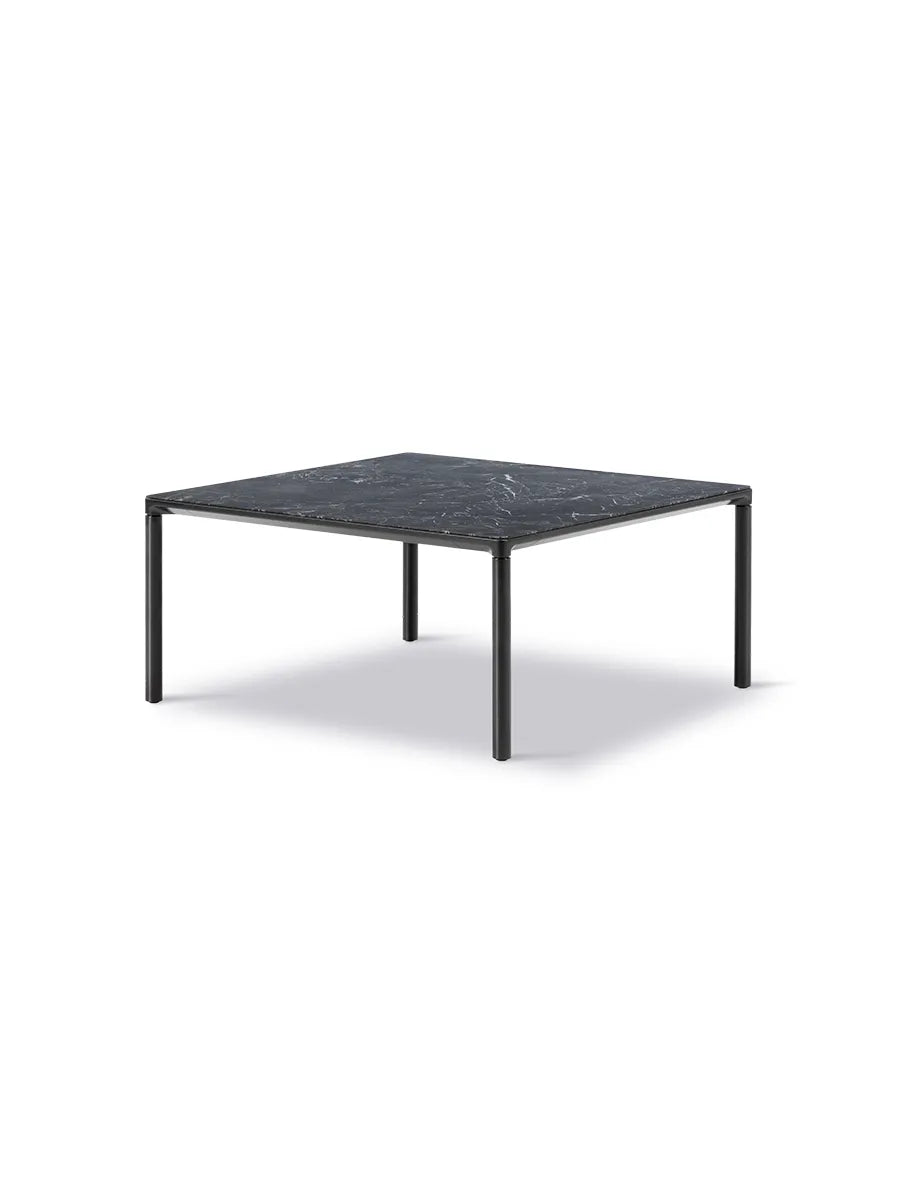 Piloti Bord, sort marquina fra Fredericia Furniture