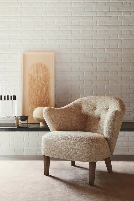 Ingeborg Lænestol fra Audo Copenhagen - Stof / Signatur - Sahco Zero Boucle 001 / Eg - Jacobsen Plus