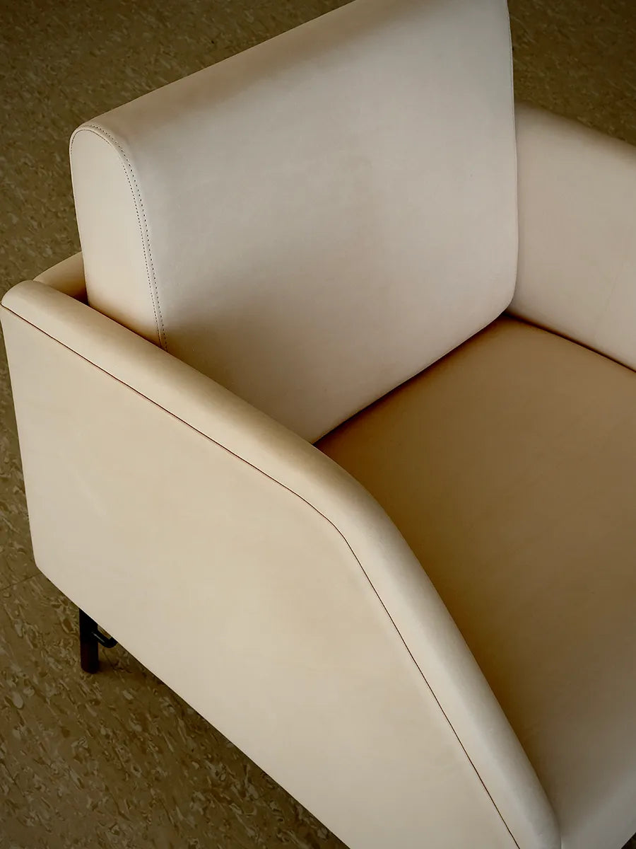 77 Stol, valnød af Finn Juhl