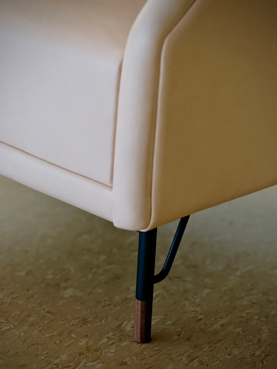 77 Stol, valnød af Finn Juhl