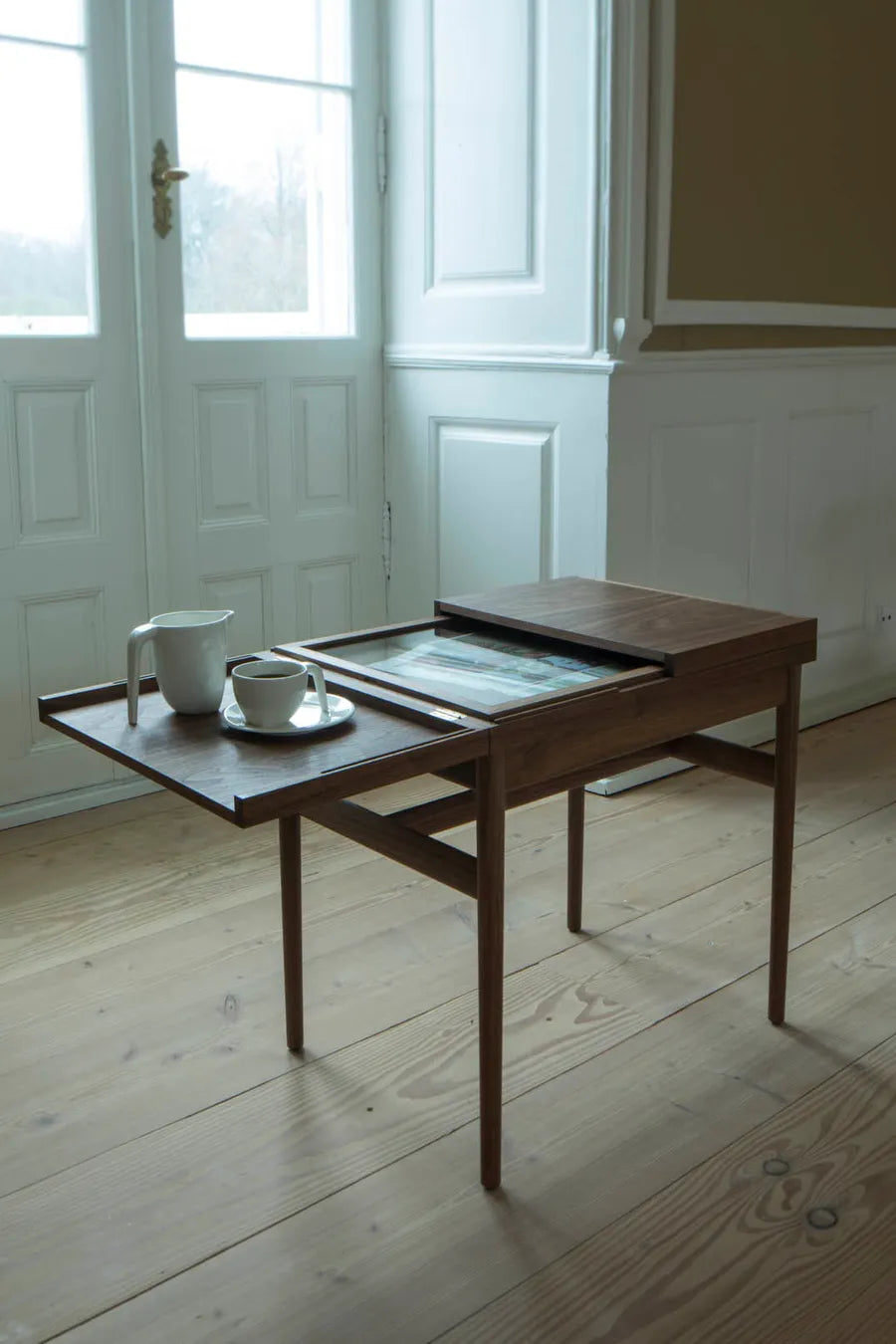 Kunstsamlerens Bord af Finn Juhl