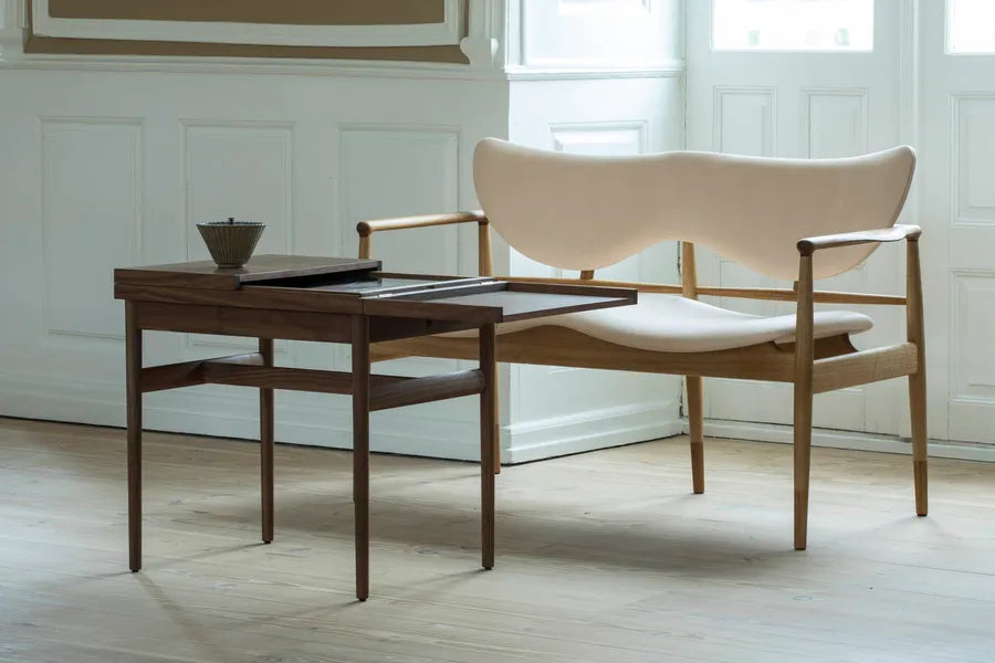 Kunstsamlerens Bord af Finn Juhl