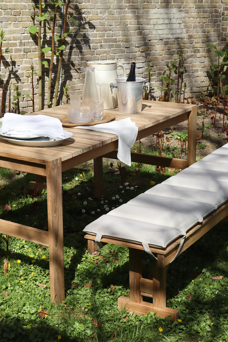 Bodil Kjær og Børge Mogensen havemøbelsæt i teak med 1 havebord, 1 bænk og 2 havestole inkl. hynder fra Carl Hansen & Søn - 2 - Jacobsen Plus