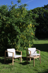 Bodil Kjær udendørs loungesæt i teak med 1 sidebord og 2 loungestole inkl. hynder fra Carl Hansen & Søn - 3 - Jacobsen Plus