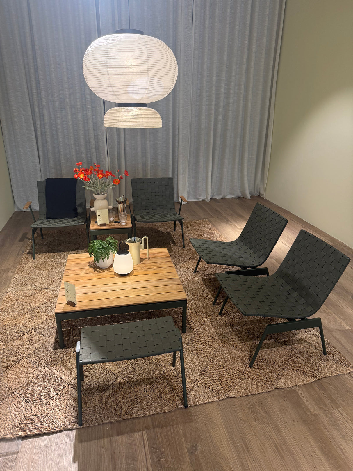 Ville loungesæt i Teak & Bronze Green med 2 stole og 1 skammel fra &Tradition - 3 - Jacobsen Plus