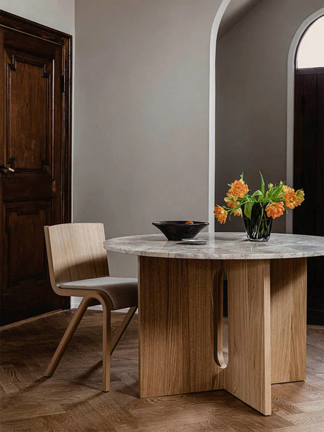 Androgyne Dining Table Ø120 natural oak, sand sten fra Audo Copenhagen - 2 - Jacobsen Plus