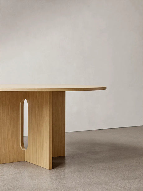 Androgyne Dining Table Ø120 natural oak fra Audo Copenhagen - 3 - Jacobsen Plus