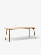 In Between Bord SK5 fra &Tradition - Eg - klar lak - Jacobsen Plus