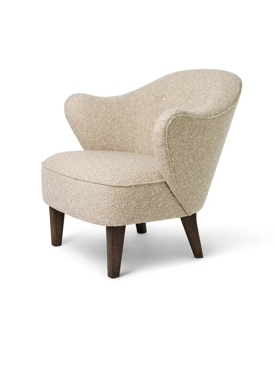 Ingeborg Lænestol fra Audo Copenhagen - Stof / Signatur - Sahco Zero Boucle 001 / Røget eg - Jacobsen Plus