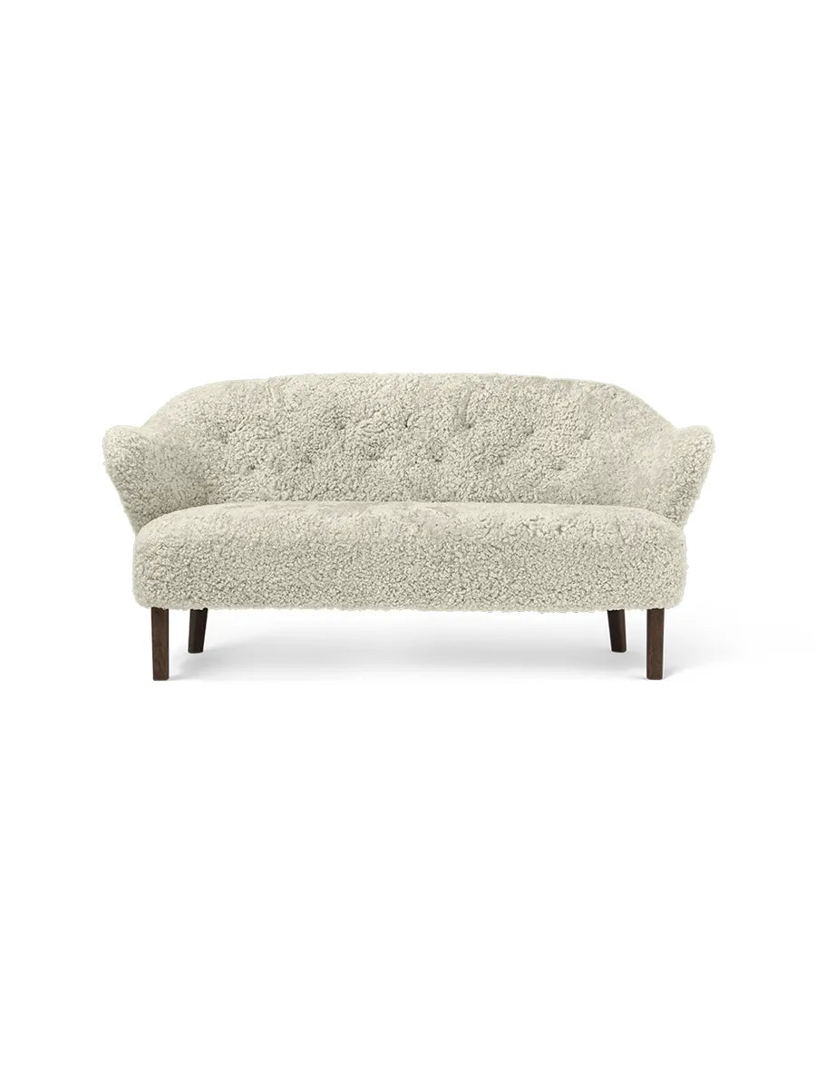 Ingeborg Sofa fra Audo Copenhagen - Fåreskind / Green Tea / Røget eg - Jacobsen Plus