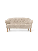 Ingeborg Sofa fra Audo Copenhagen - Fåreskind / Moonlight / Eg - Jacobsen Plus