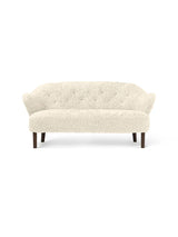 Ingeborg Sofa fra Audo Copenhagen - Fåreskind / Off white / Røget eg - Jacobsen Plus