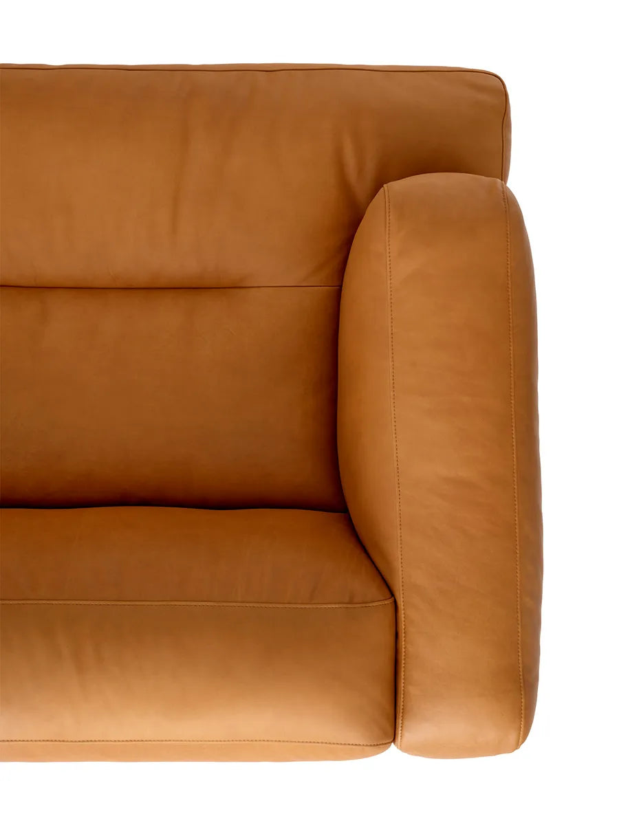 Inland AV23 Sofa fra &Tradition