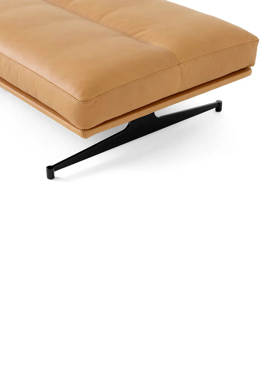 Inland AV32 Pouf fra &Tradition