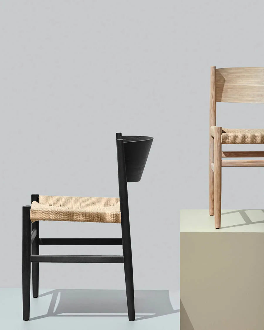 Nestor stol, sort bøg med natur flet fra Mater