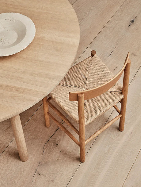 Taro Spisebord Ø120 cm, sæbebehandlet eg fra Fredericia Furniture - 2 - Jacobsen Plus