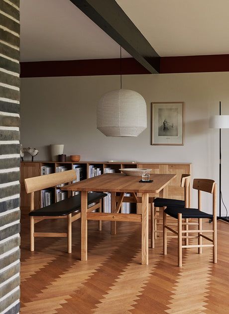 J39 Folkestolen Sædepolstret, Sort Canvas af Børge Mogensen - Sæbebehandlet eg - Jacobsen Plus