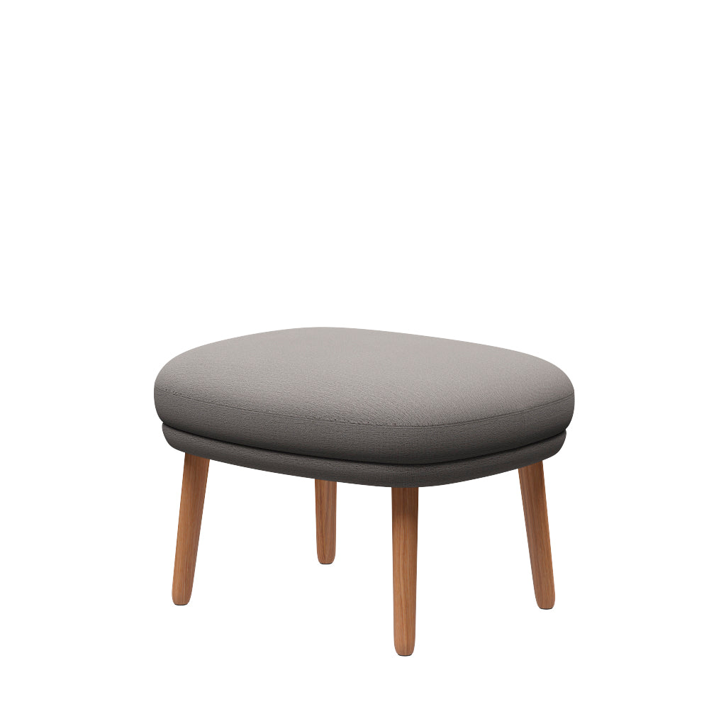 Fri Skammel m. stel i eg fra Fritz Hansen - Christianshavn - 1121 Beige - Jacobsen Plus