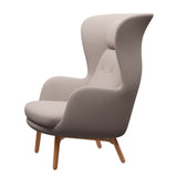 Ro Lænestol m. stel i eg fra Fritz Hansen - Christianshavn - 1120 Beige - Jacobsen Plus