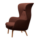 Ro Lænestol m. stel i eg fra Fritz Hansen - Christianshavn - 1134 Dark Orange - Jacobsen Plus