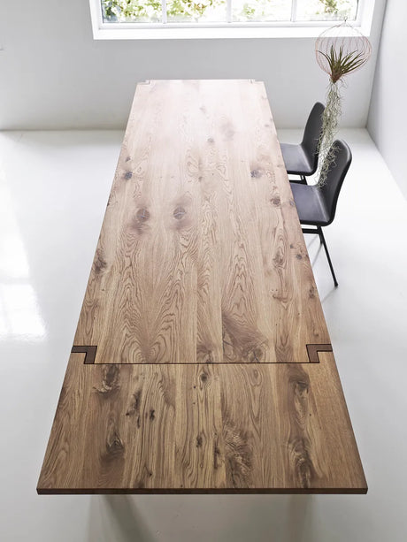 Jeppe Utzon Spisebord fra DK3 - 95 x 200 cm / Vild eg - Jacobsen Plus