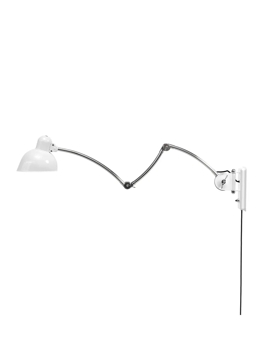 Kaiser Idell 6559-W væglampe fra Fritz Hansen