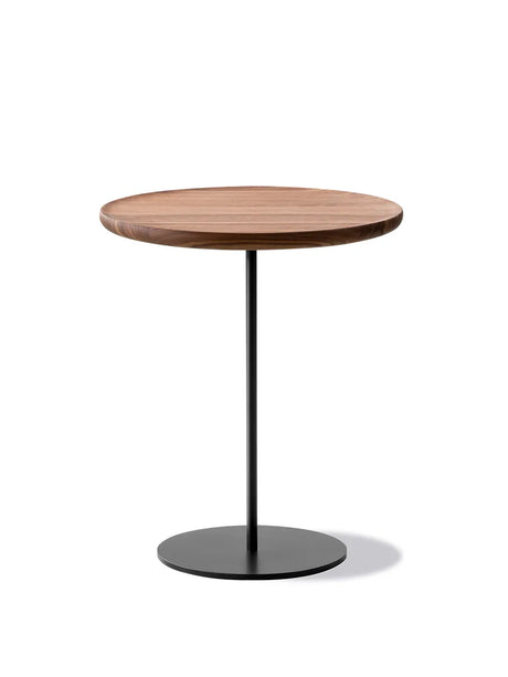 Pal Table Ø44 fra Fredericia Furniture - H: 38 cm / Valnød olie / Sort - Jacobsen Plus