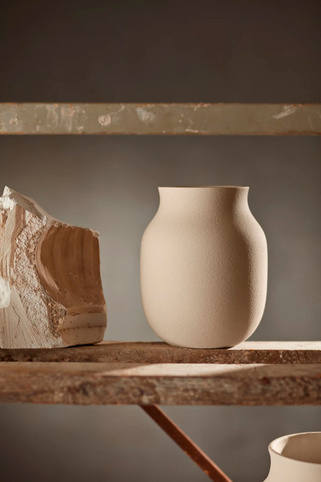 Kähler - Studio Omaggio Vase, sand - H20 cm - Jacobsen Plus