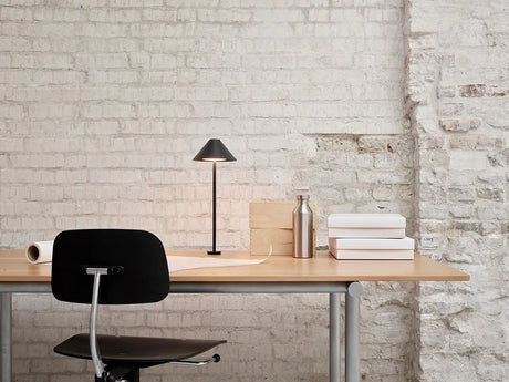 Keglen Bordlampe fra Louis Poulsen - 1 - Jacobsen Plus
