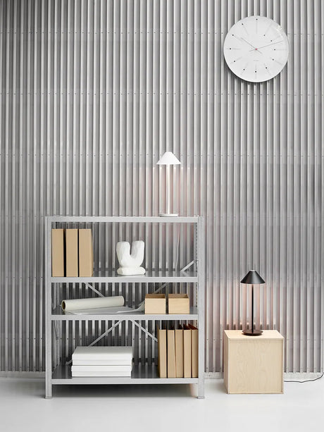 Keglen Bordlampe fra Louis Poulsen - Sort / Fod - Jacobsen Plus