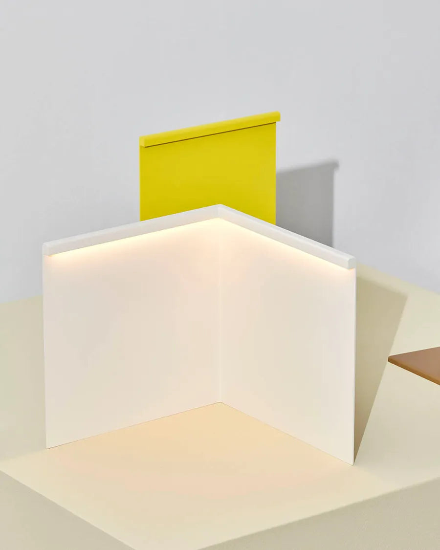 LBM Corner Bordlampe fra Hay