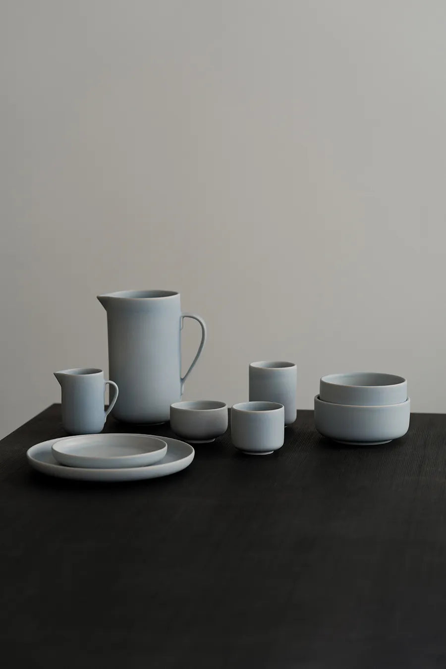 Pisu 11 Plate, sky blue fra Louise Roe