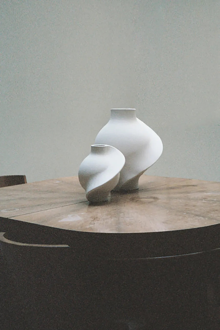 Pirout Vase 01, ceramic fra Louise Roe - 2 - Jacobsen Plus