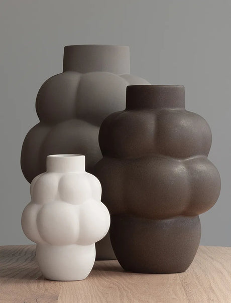 Balloon Vase 04 Petit, ceramic fra Louise Roe - Sanded Ocker - Jacobsen Plus