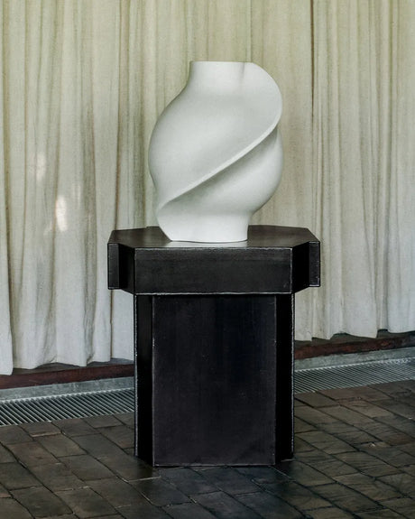 Pirout Vase 02, ceramic fra Louise Roe - Sanded Grey - Jacobsen Plus