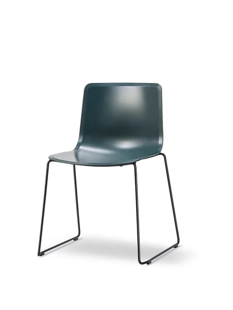 Pato Stol, medestel fra Fredericia Furniture - Ancient green / Krom - Jacobsen Plus