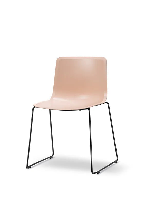 Pato Stol, medestel fra Fredericia Furniture - Powder nude / Krom - Jacobsen Plus